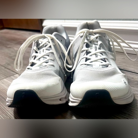 On Running On Cloud Cloudrunner Athletic Shoes - Picture 5 of 16